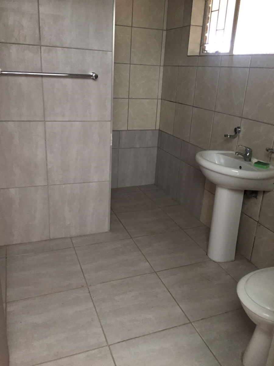 To Let 1 Bedroom Property for Rent in Miederpark North West
